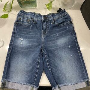 True Religion GENO rolled up jean boy short size 8